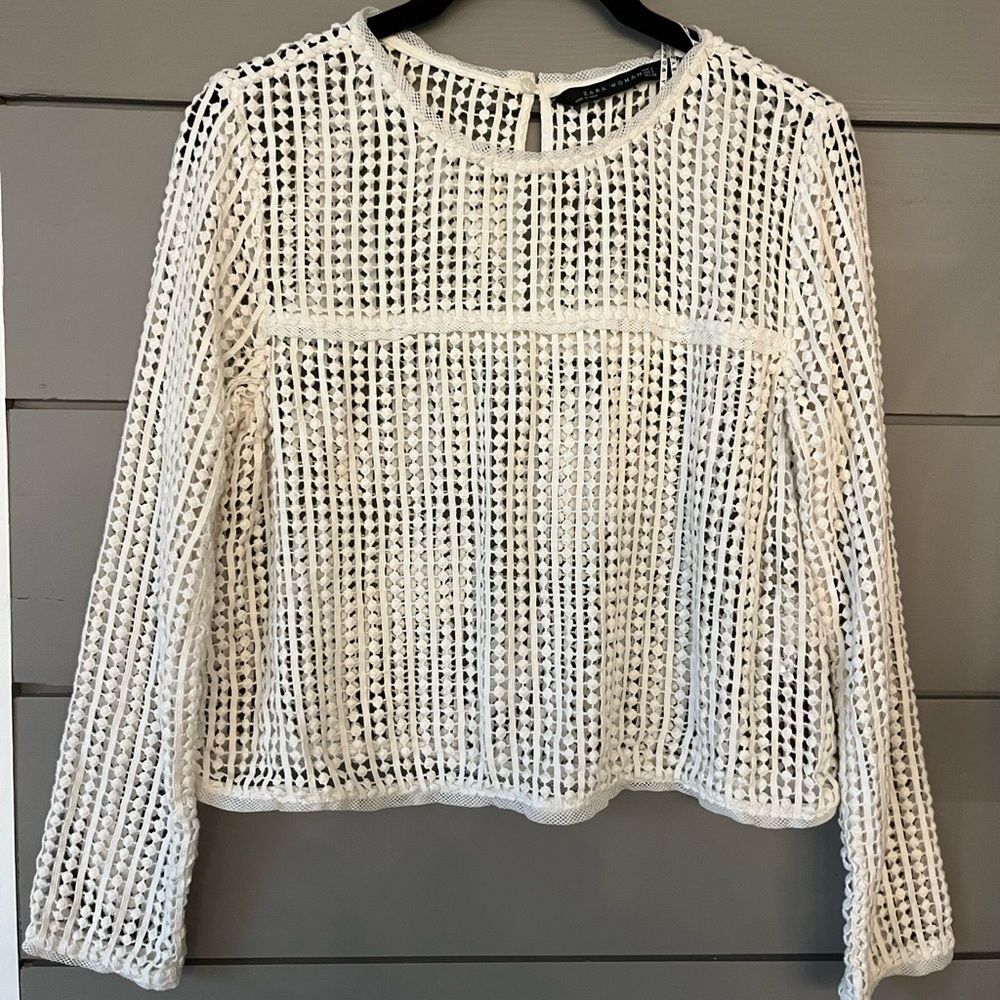 Zara Cream White Crochet long sleeve slightly cropped size Small EUC